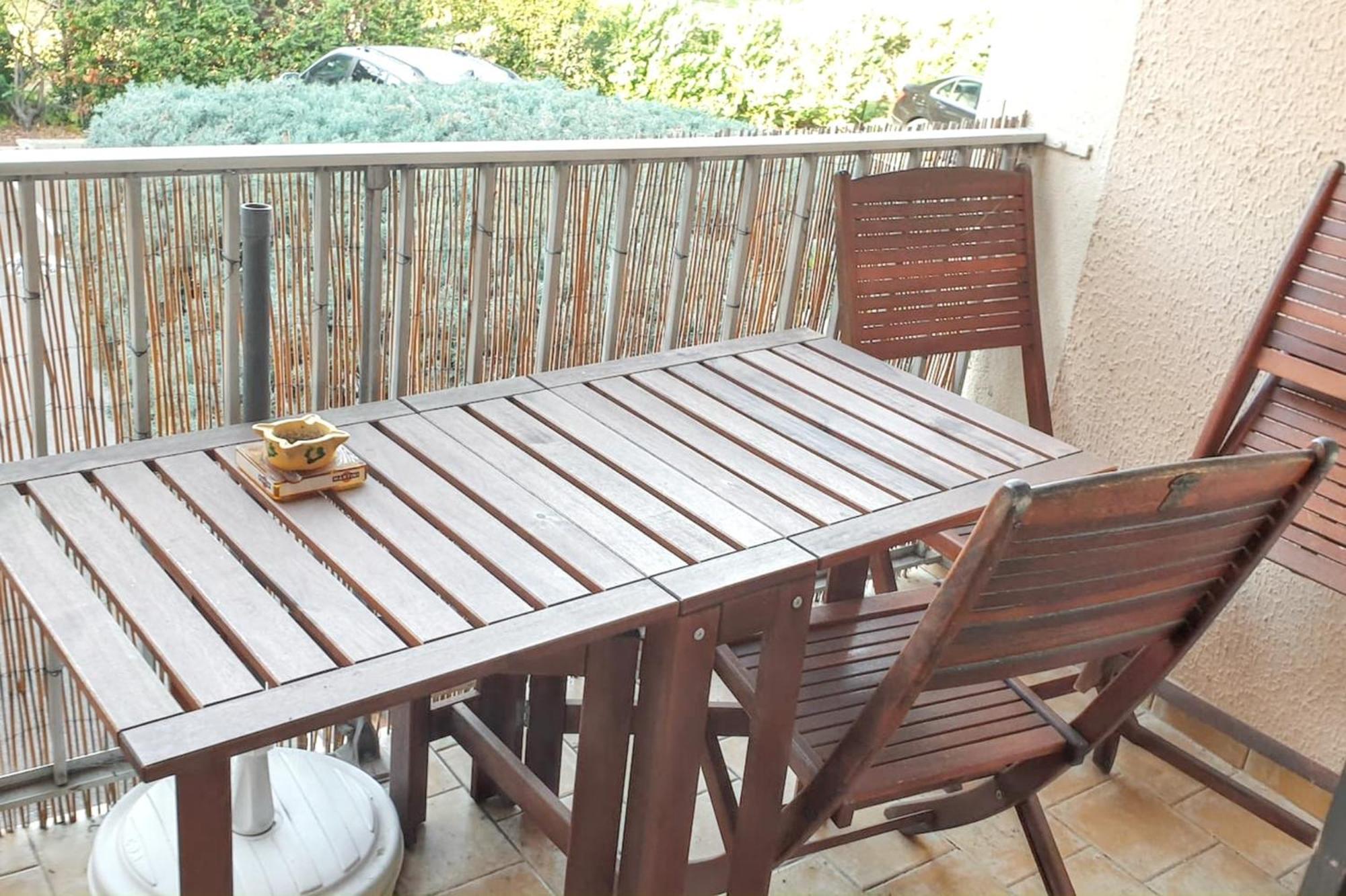 Appartement Gruissan: Cozy 1-Bedroom with Shared Pool and Beach Proximity Exterior photo